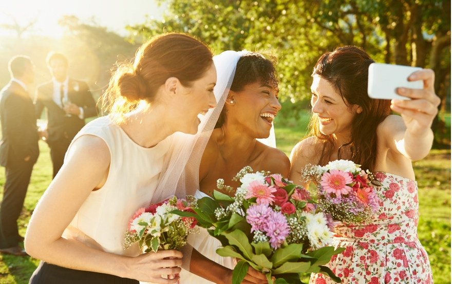 Bride with bridesmaids on a budget