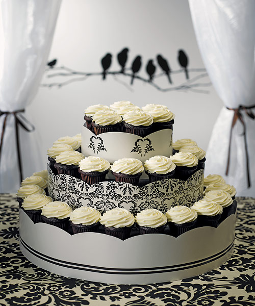 gothic wedding confectionary cupcakes