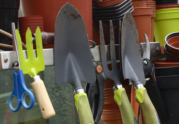 gardening tools guide