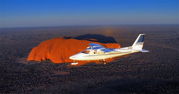 Tinggly Australia Ayers Rock Flight | Confetti.co.uk