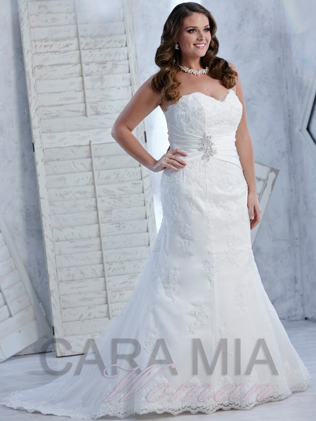 Eternity Bridal | Cara Mia Woman collection | Wedding Dress For Plus Size Brides | White Lace Wedding Dress with Detailed Satin Belt | Confetti.co.uk 