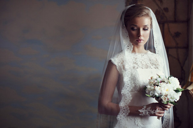 Vintage lace bridal veil