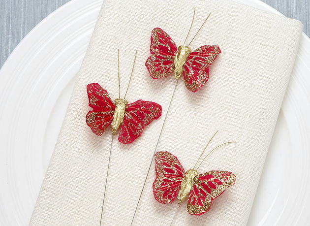 Red Table Decor at the Confetti Shop