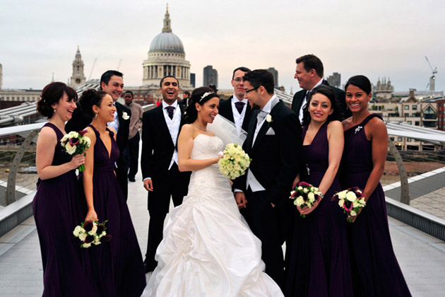 Newlyweds with Bridesmaids and Groomsmen