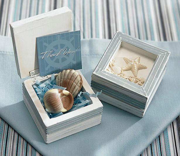 Beach wooden favour box