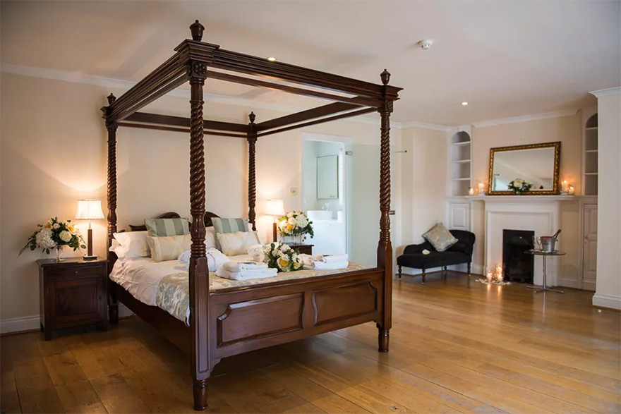 Silchester House Luxurious Bedrooms and Bridal Suite - Country House Wedding Venue with Accommodation - Elegant Four Poster Beds | Confetti.co.uk