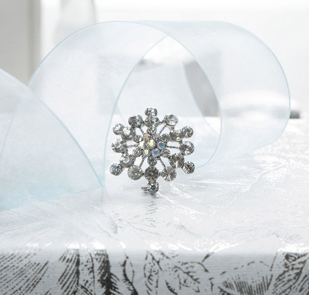 Vintage Snowflake Brooch (Winter Theme)