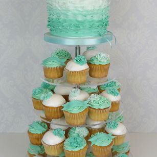 Green and white cupcakes