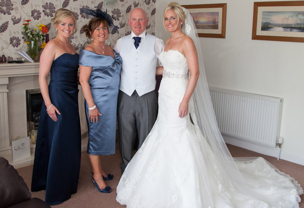 Bride-with-her-family