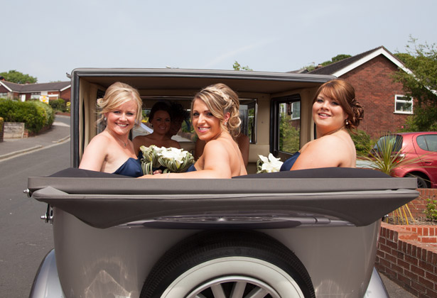 Bridesmaids-on-their-way-to-the-ceremony