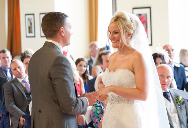 The-bride-and-groom-saying-their-vows