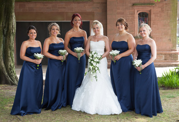 The-bride-with-her-bridesmaids