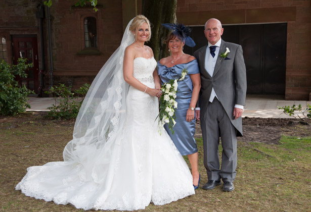 The-bride-with-her-parents