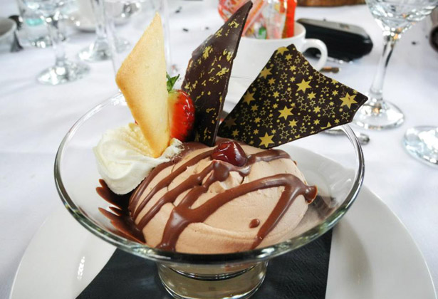 desert chocolate ice cream wedding 