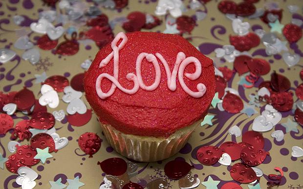 Lola's Kitchen red love cake | Confetti.co.uk