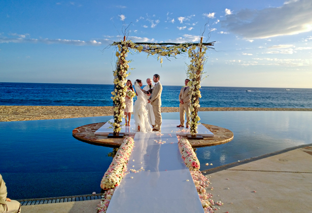 Crista and Chris saying their vows 