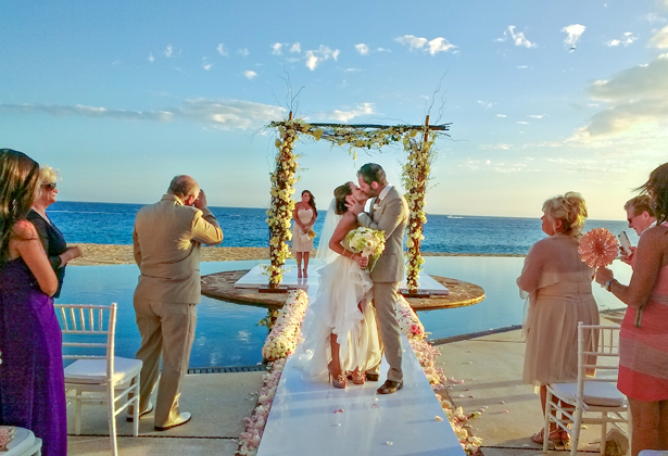 The first kiss as husband and wife 