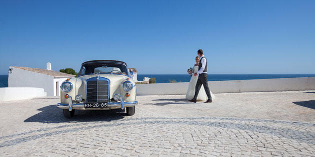 The bride and groom by Yes I Do! Algarve, 