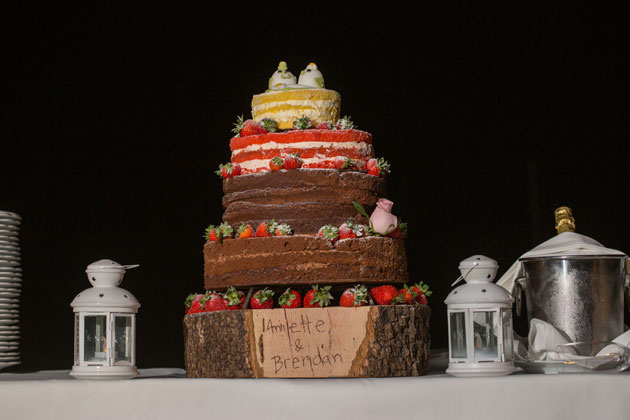 Naked wedding cake 