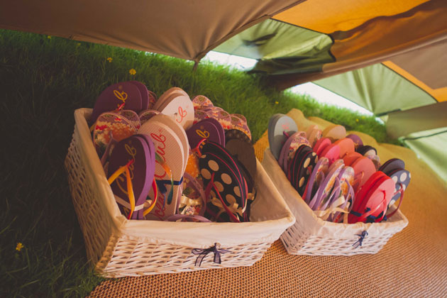 Colourful flip flops for the wedding guests 