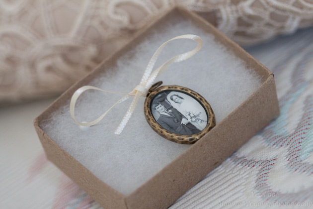 Vintage wedding portrait in mini bouquet brooch  