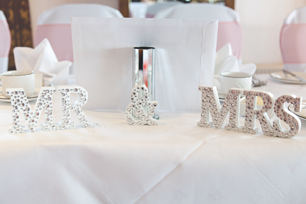 Mr and Mrs diamante sign  