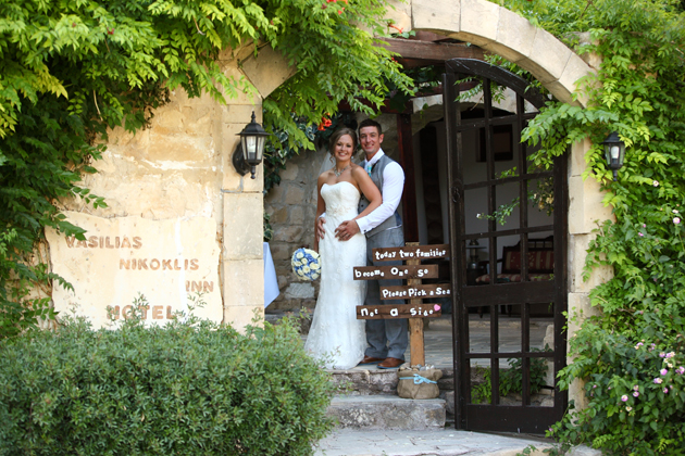 Bride and groom by Photo7Studio