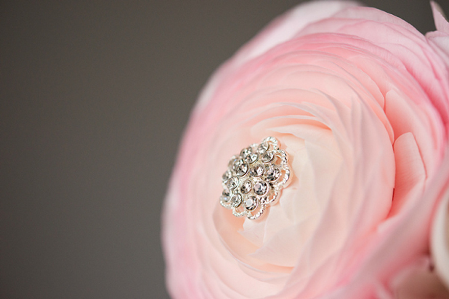 Pale Pink Sparkling Flower | Confetti.co.uk