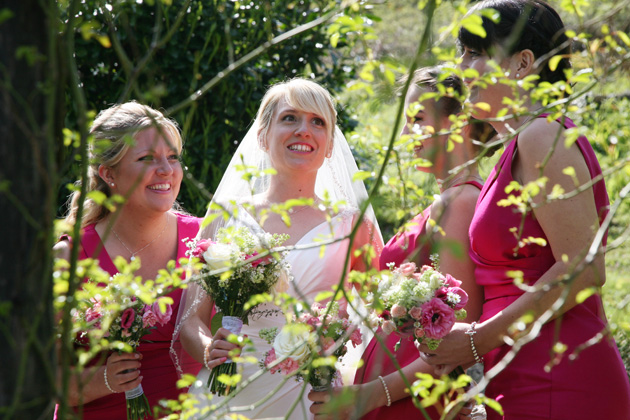 Bride and the bridesmaids garden photo shoot| Ava Images | Confetti.co.uk