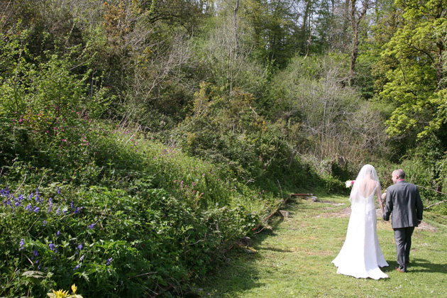 The bride and groom official photo shoot | In the garden | Ava Images | Confetti.co.uk