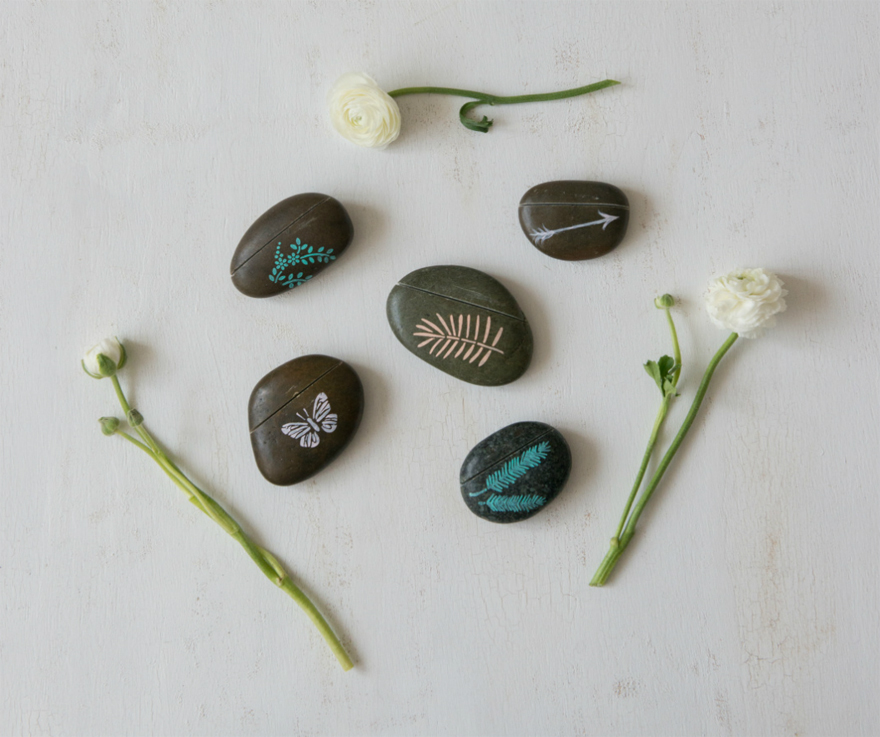 Decorative Rocks - Place Card Holders | Confetti.co.uk