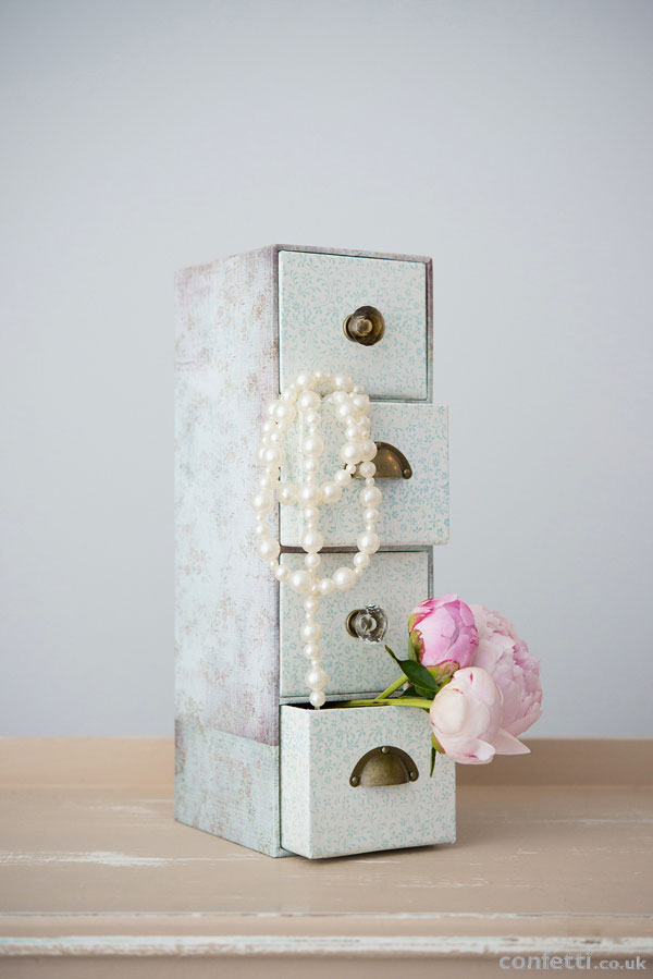 DIY Wedding Friday | Vintage Drawer Tutorial | Peonie Flowers and Pearls | Confetti.co.uk