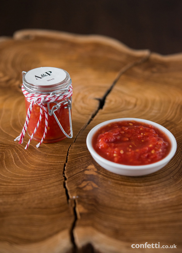 Rustic salsa pots as wedding favours from Confetti.co.uk