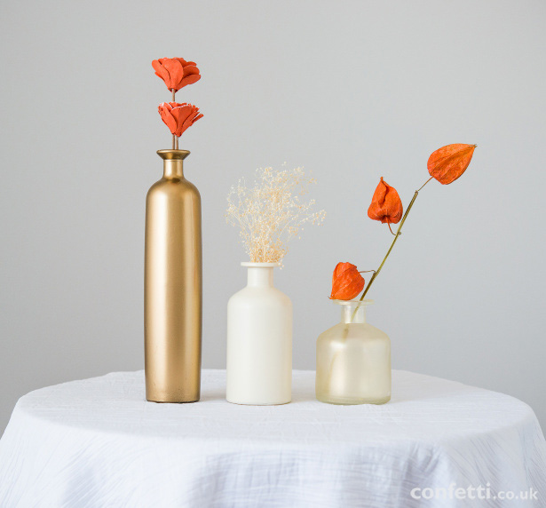 Vary the look of your centrepieces by grouping and arranging | Confetti.co.uk