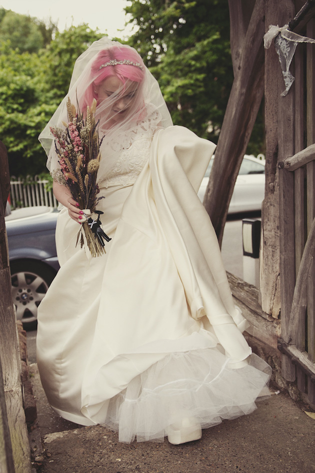 Bridal bouquet inspiration | Rustic wedding Bouquet | Dried floral wedding bouquet | Confetti.co.uk  