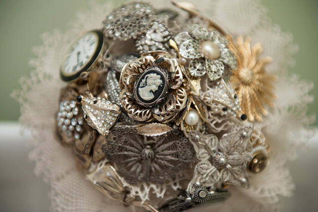 Bridal bouquet inspiration | Vintage brooch bouquet | Wedding bouquet alternative ideas | Confetti.co.uk  