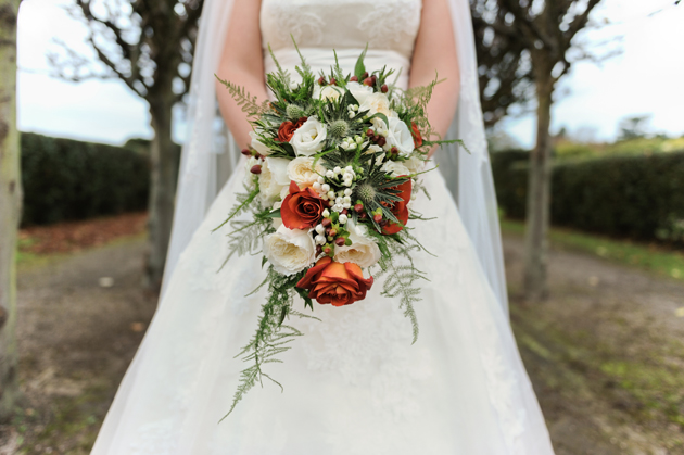 Styling Autumn Wedding| Real Wedding Autumn Bridal Bouquet |Orange and Rustic Bridal Bouquet |Confetti.co.uk 