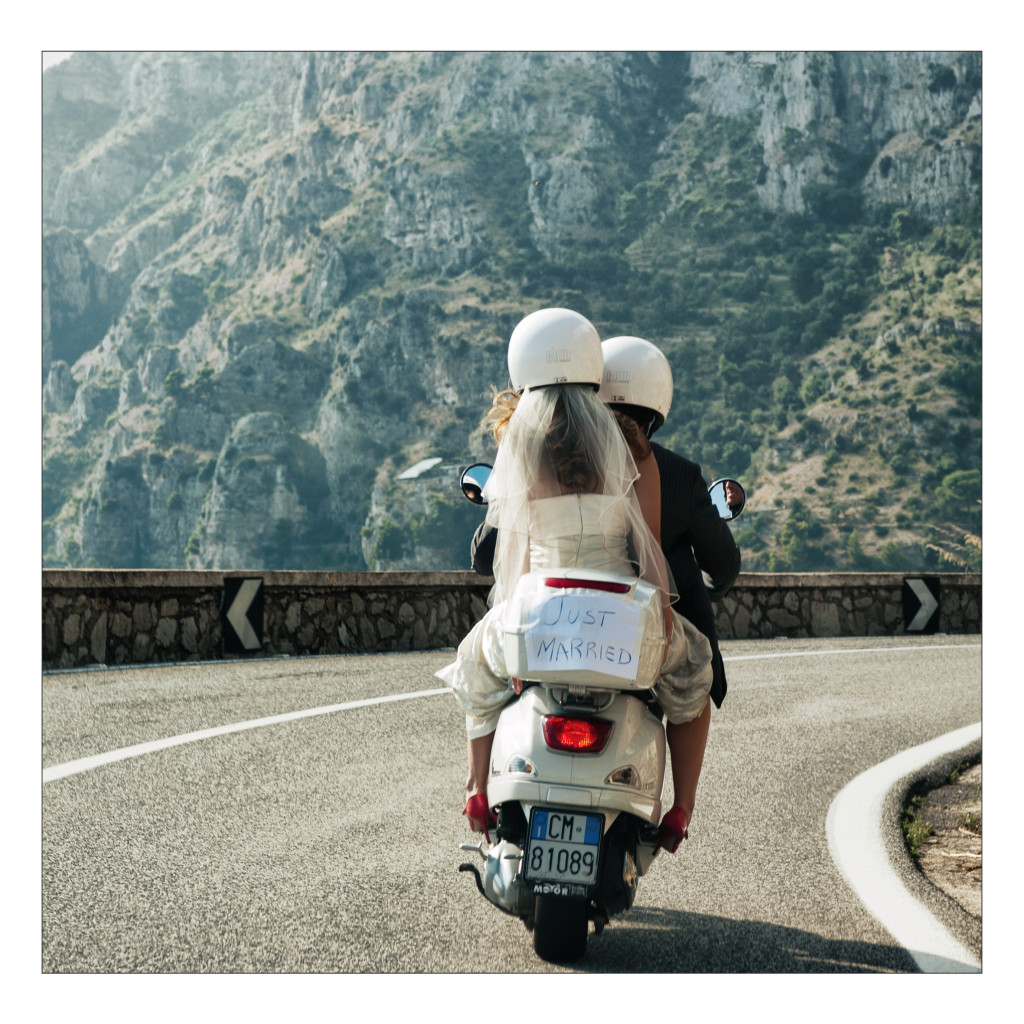 Honeymoon bound, bride and groom make their getaway on the Amalfi Coast, Italy | Confetti.co.uk