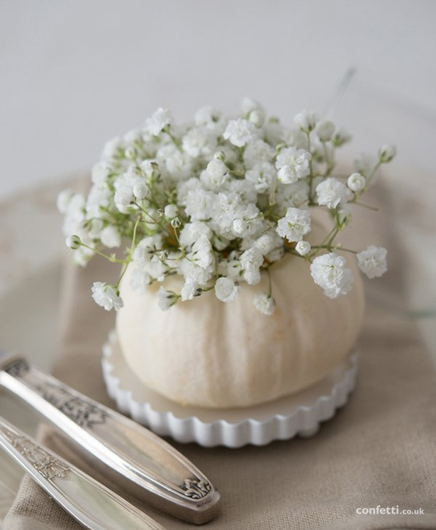 DIY Autumn Pumpkin Favours | Baby's breath and mini pumpkin wedding favour | Confetti.co,uk