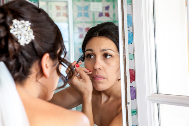 Bride doing her own make up for her big day | DIY wedding ideas | Leanne and Chris's Real Italian Wedding | Confetti.co.uk