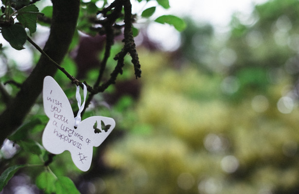 Good luck message from guest | Guest book alternative | Butterfly message| Garden wedding ideas | Steph and Gary's Real Garden Wedding | Confetti.co.uk 