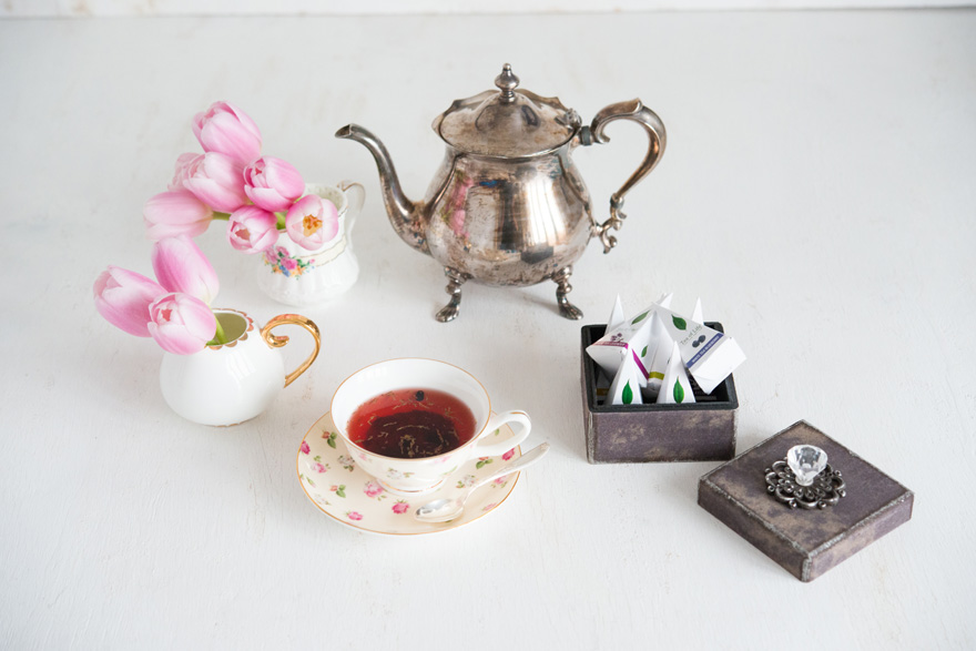 Vintage Tea and Tea Pot | Confetti.co.uk