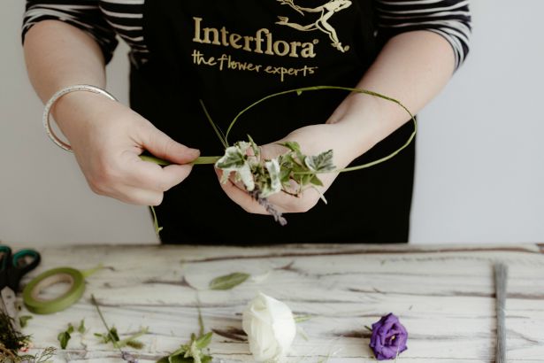 Interflora DIY half flower crown Step 7 | Confetti.co.uk