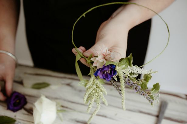 Interflora DIY half flower crown Step 9 | Confetti.co.uk