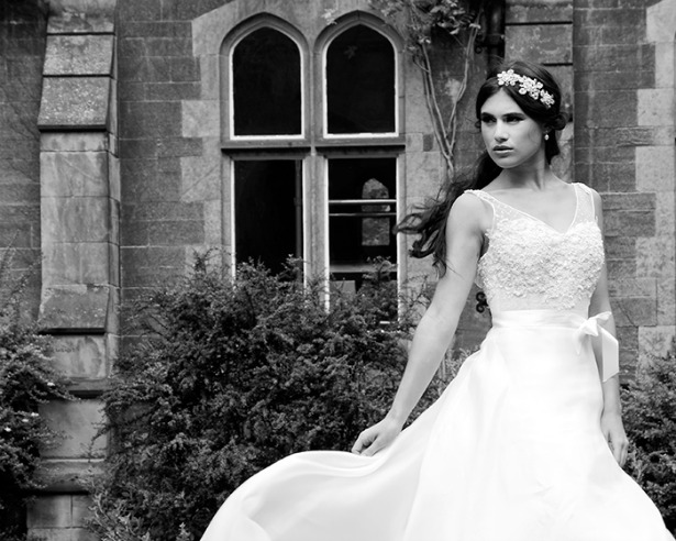 Wedding styles for long hair by Anne Veck | Confetti.co.uk