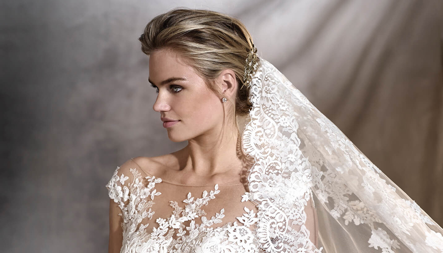 Ornate Lace Veil with Wedding Hairpiece - Veil Style V2877 by Pronovias | Confetti.co.uk