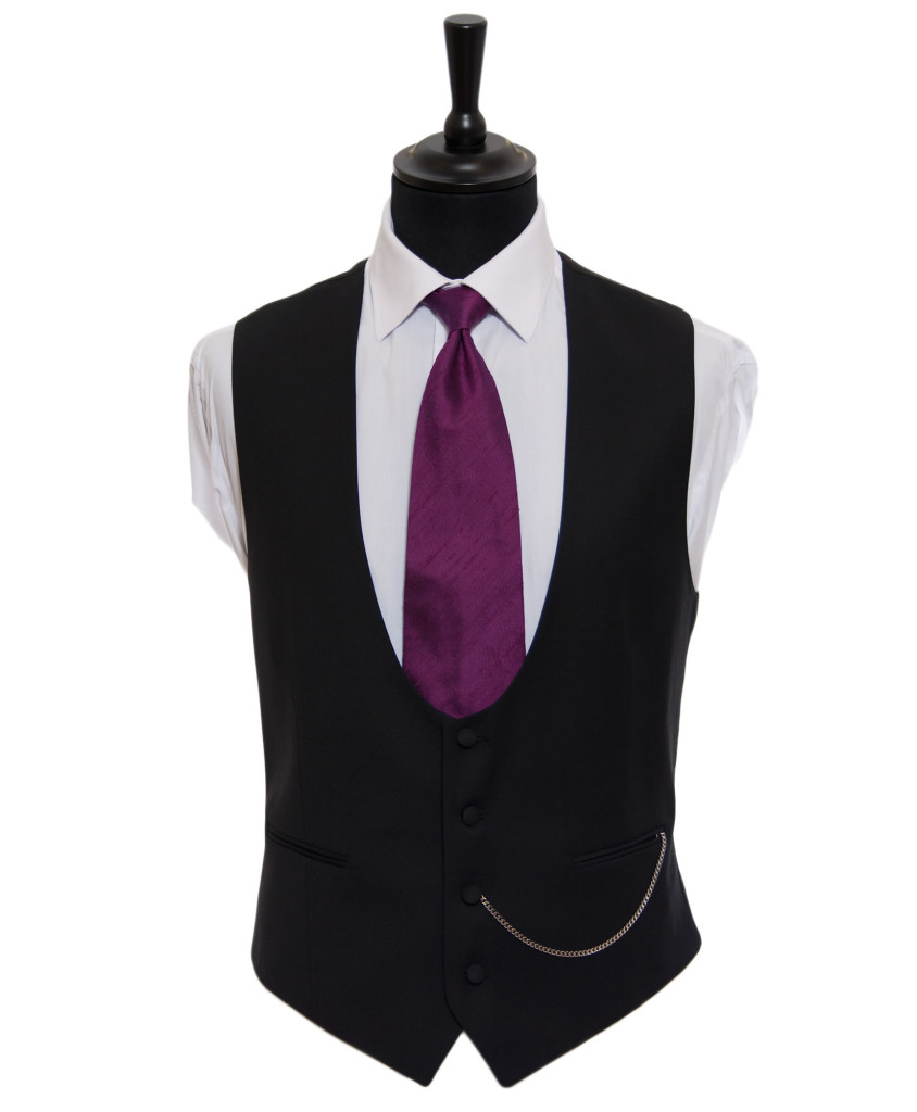 Horseshoe waistcoat courtesy of Hugh Harris Formal | Confetti.co.uk