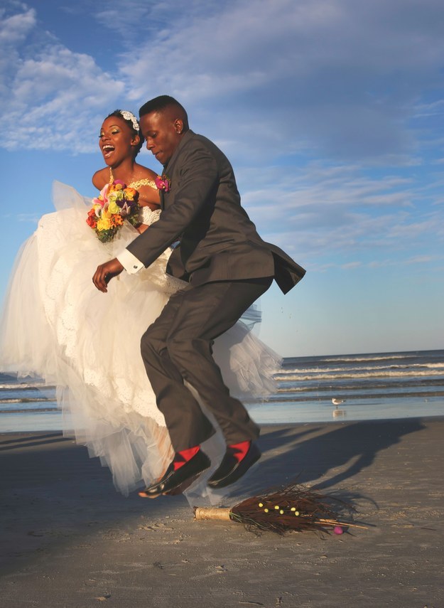 Jumping the broom image courtesy of Pinterest | Confetti.co.uk