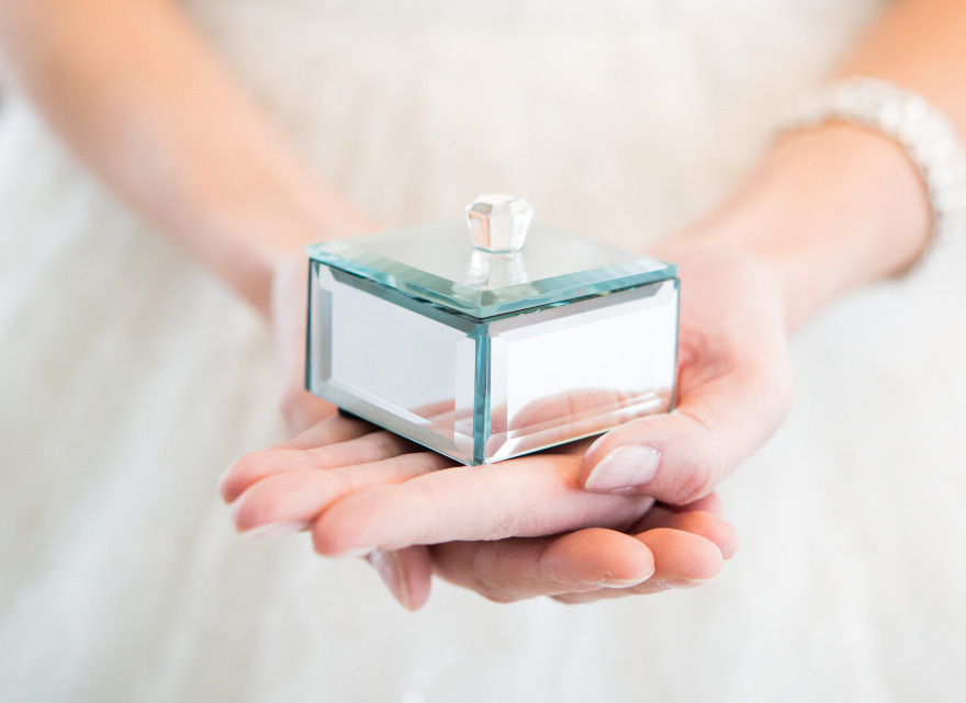 Small Mirrored Keepsake Box With Lid Ring Box Idea | Confetti.co.uk