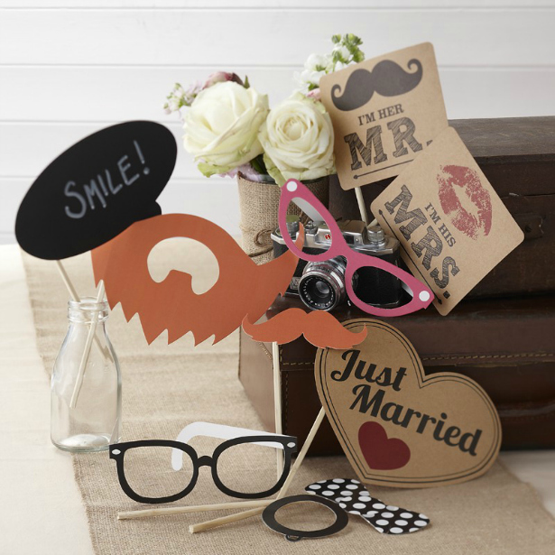 Vintage Affair Photo Booth Kit | Confetti.co.uk